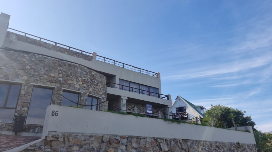 6 Bedroom Property for Sale in Merryhill Eastern Cape